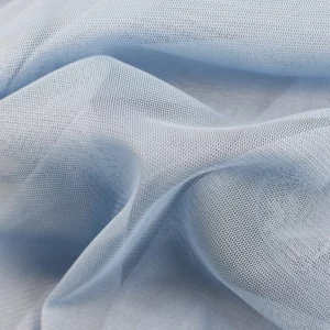 Tul compacto azul claro